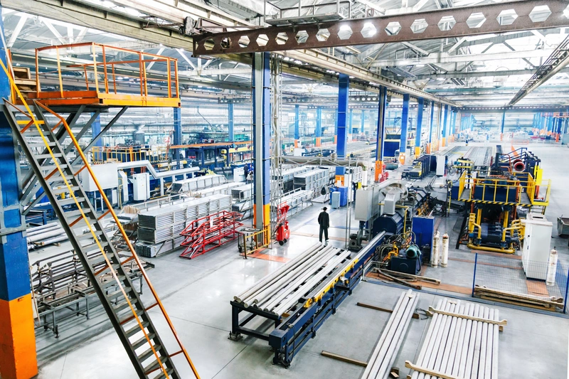 Arbeitsablauf in einer Produktionshalle